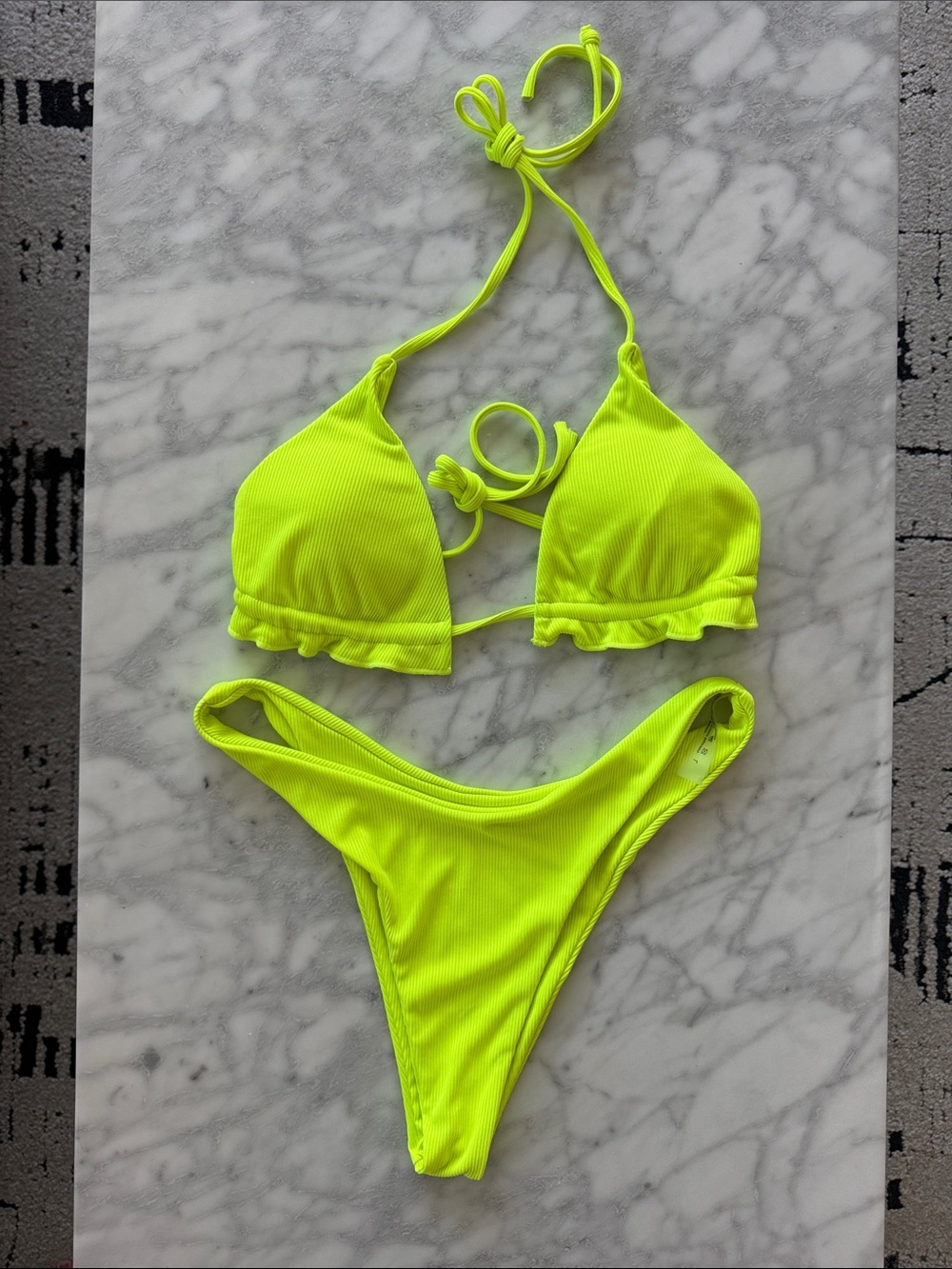 🌼SHEIN🌼 Bundle Ribbed Ruffle Triangle Bikinis, Size L - Picture 5 of 5